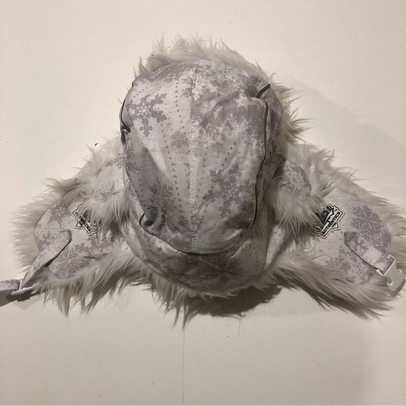 Choko Authentics Trapper Hat White and Grey Womens O/S - Picture 4 of 7